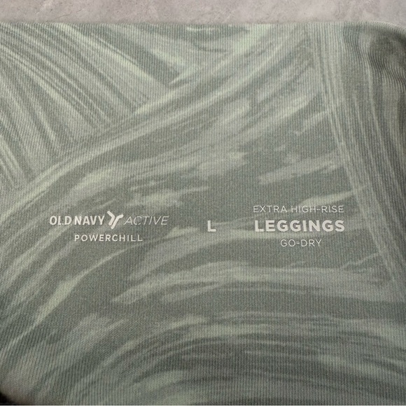 Women’s Old Navy Active Extra High Waisted Power Chill Swirl Leggings Large - Picture 13 of 16